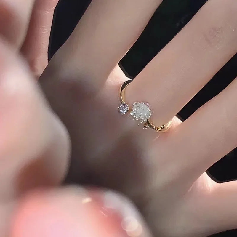 Elegant Zirconia Flower Ring – Adjustable Cherry Blossom & Tulip Design