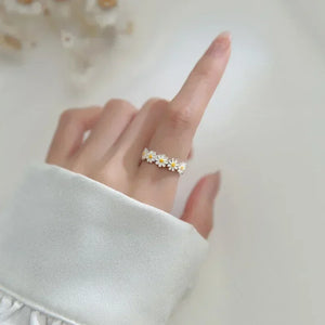 Vintage Daisy Flower Ring – Adjustable Romantic Floral Jewelry